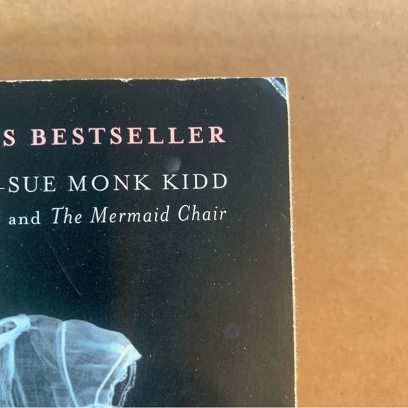 📚2/$12📚 Novel: The Memory Keeper's Daughter by Kim Edwards - Picture 4 of 6